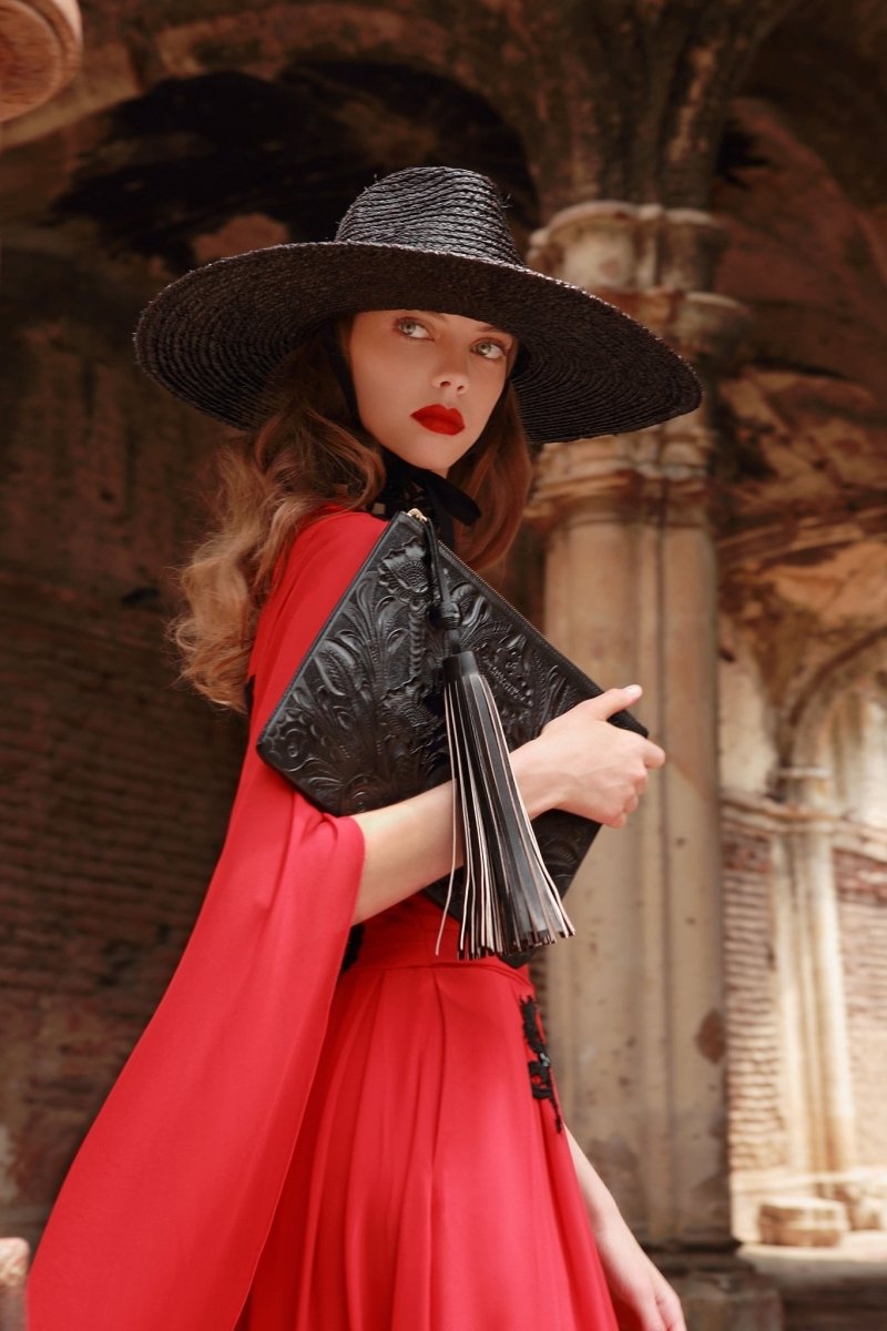 Clutch Cincelado - Negro - Carolina Crowley Collection