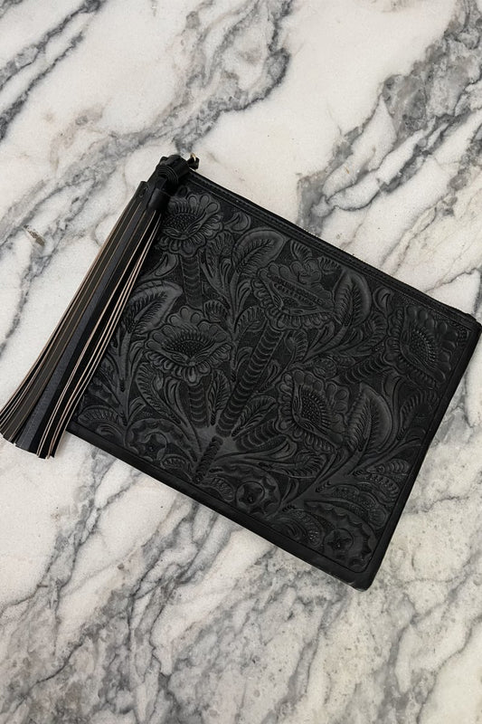 Clutch Cincelado - Negro - Carolina Crowley Collection