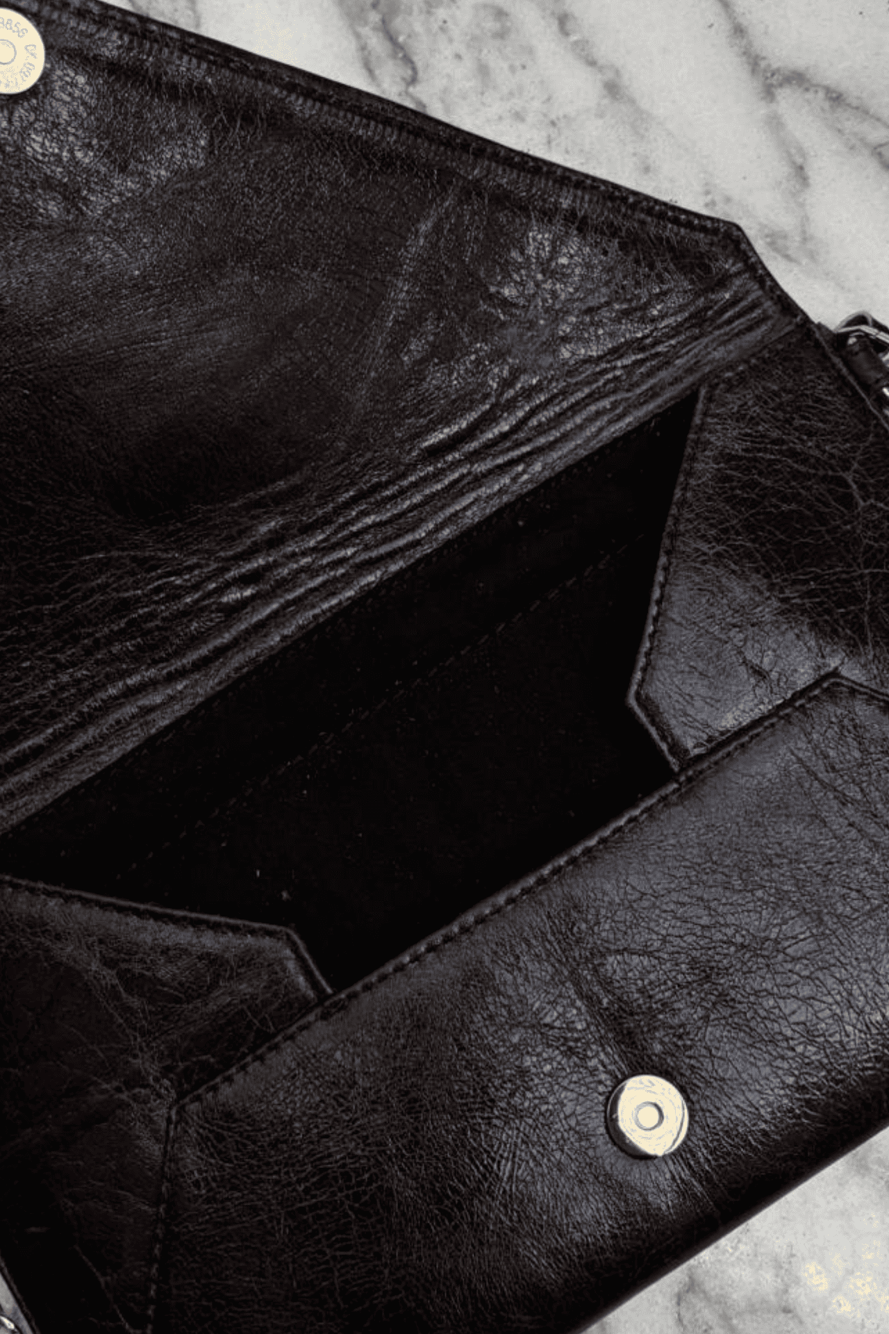 Icon Clutch Con Barbas - Moka Viejo