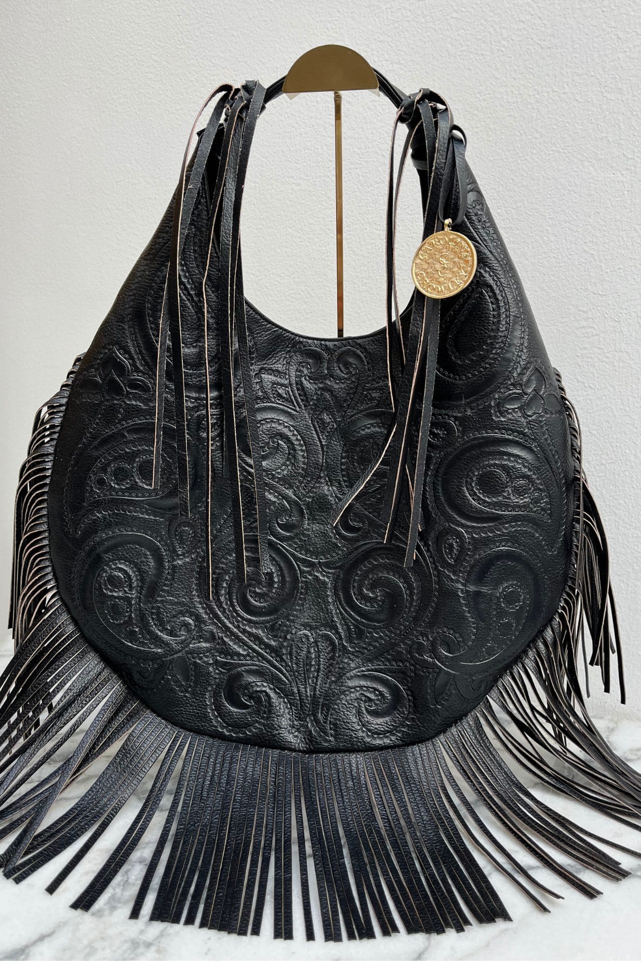 Hobo Bag Cincelada - Negro Barbas