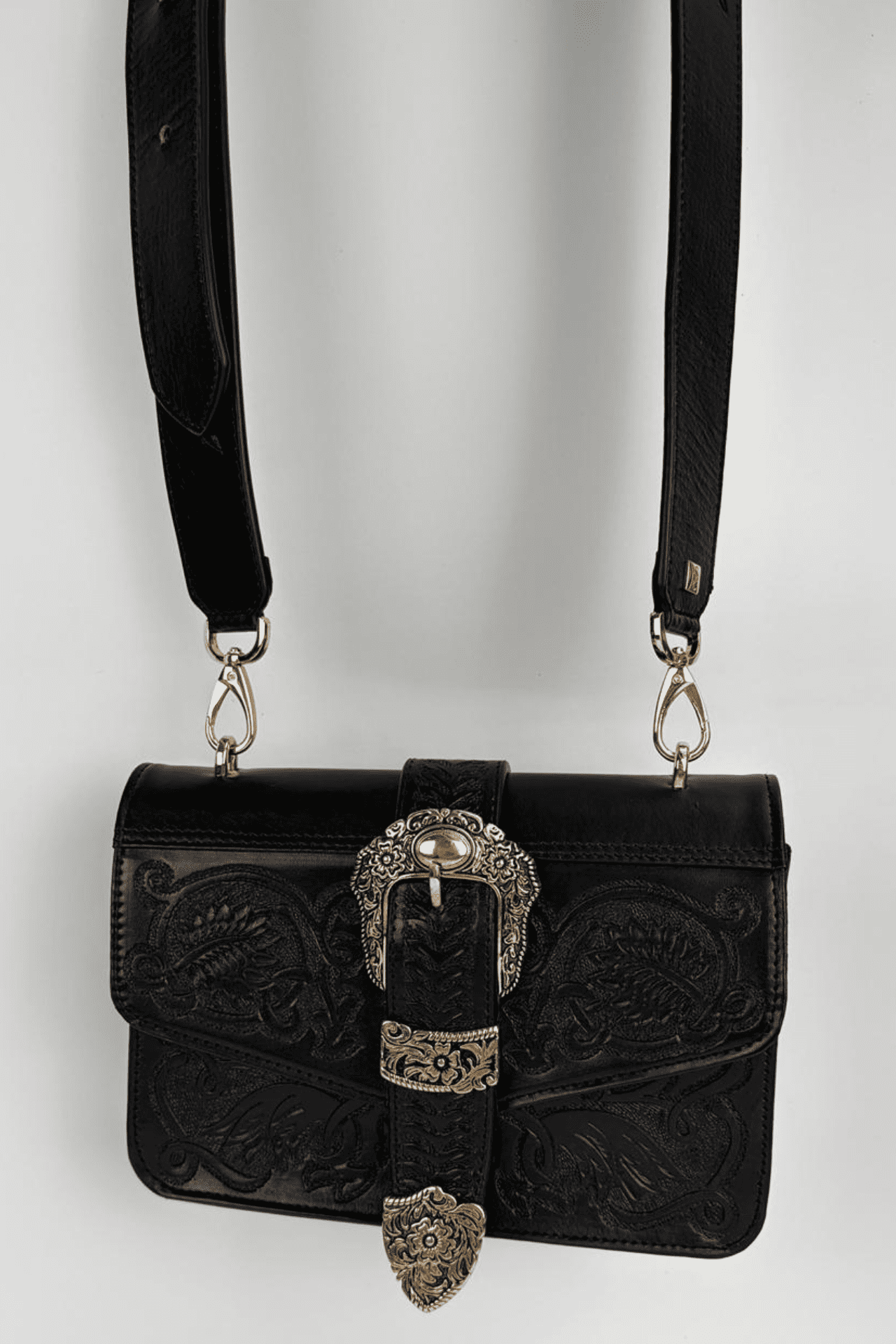Gypsy Cincelada - Negro