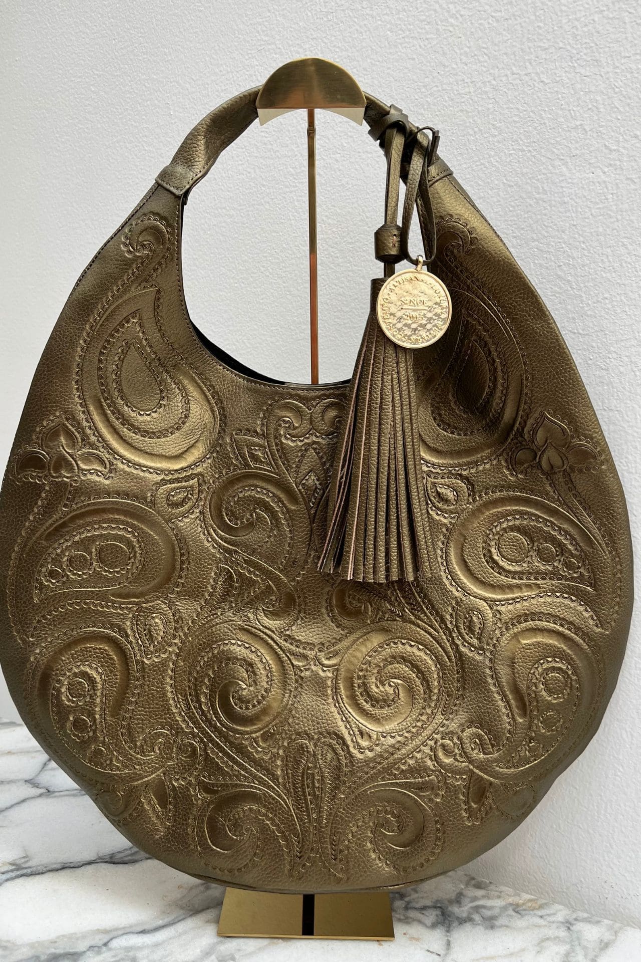 Hobo Bag Cincelada - Ocre
