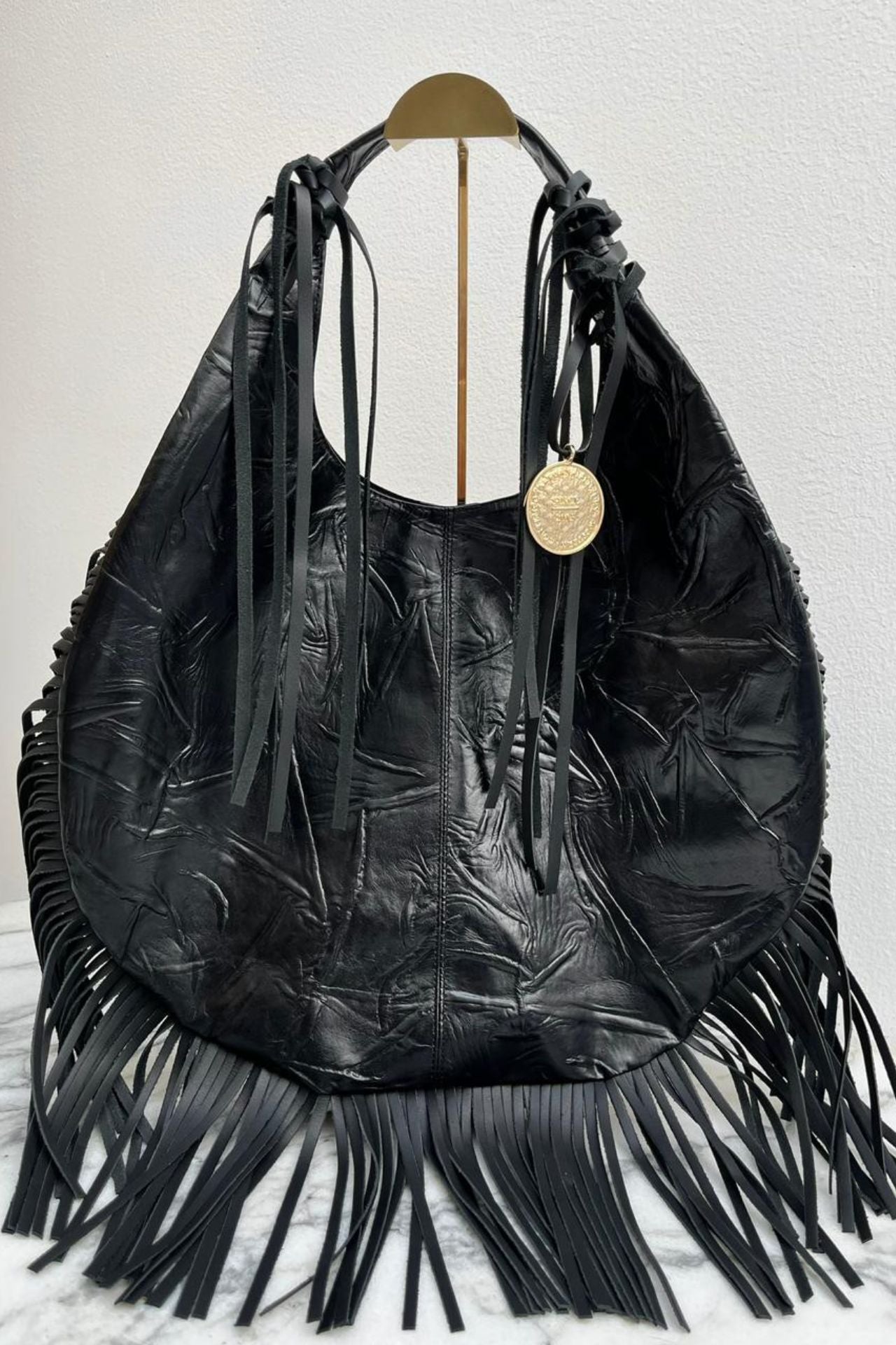 Hobo Bag Con Barbas - Negro
