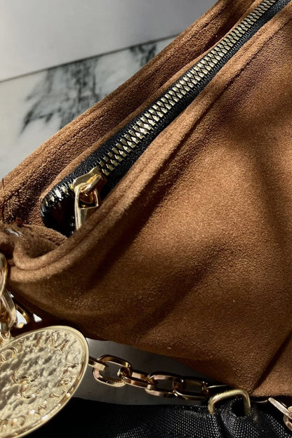 Urban Crossbody - Gamuza Camel - Carolina Crowley Collection