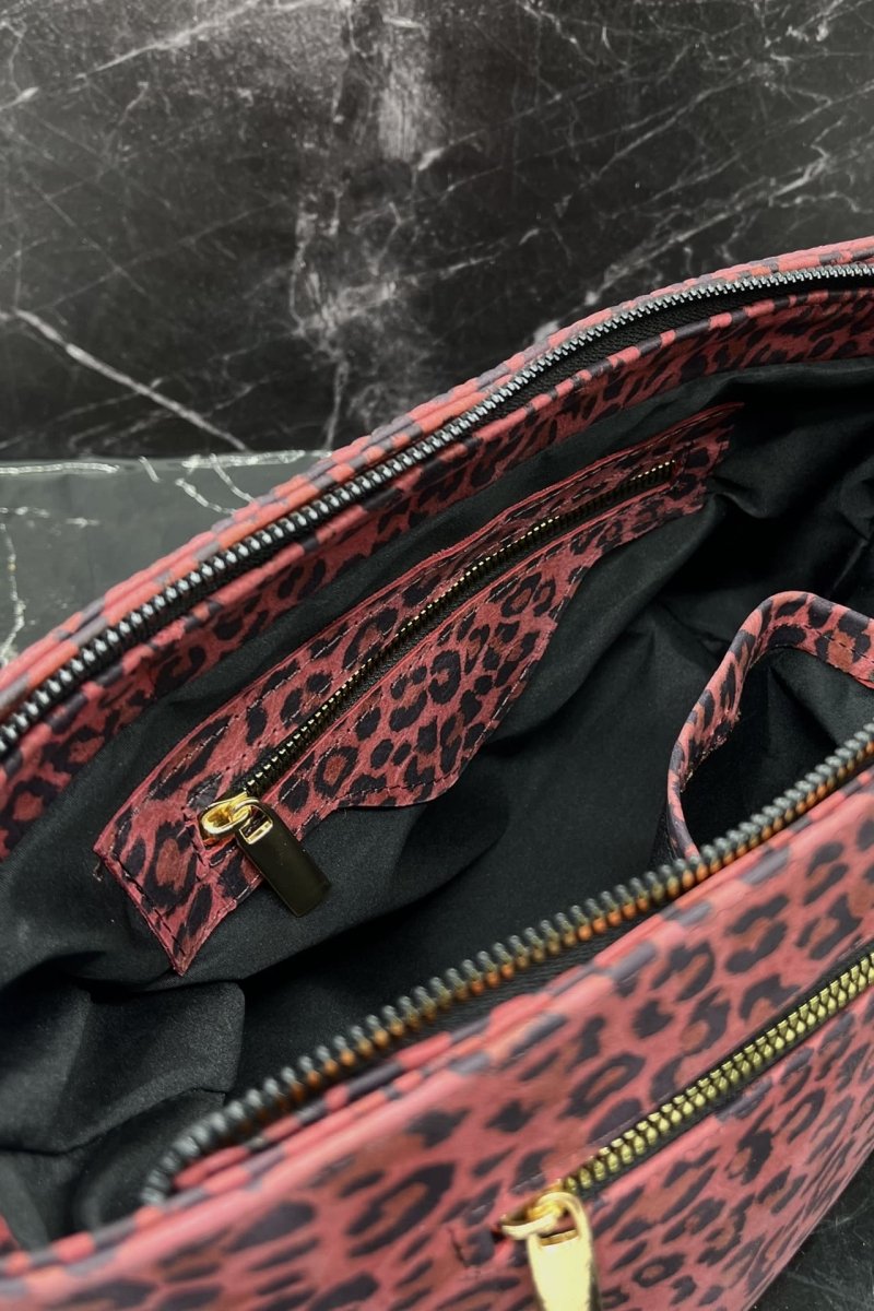 Urban Crossboy - Cheetah Rojo - Carolina Crowley Collection