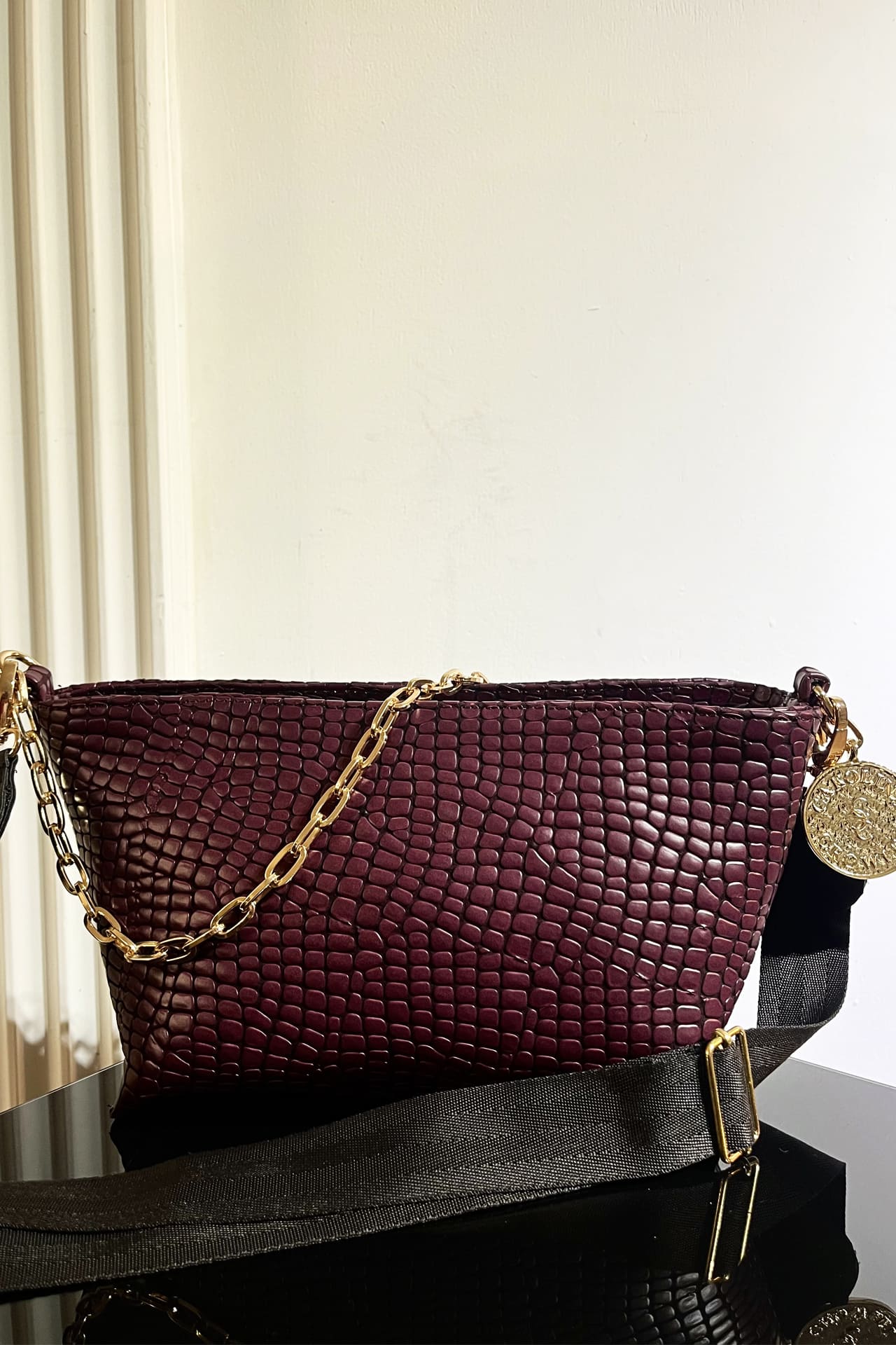 Urban Crossbody -Vino